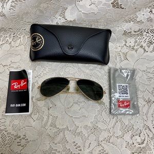 Ray-Ban. Iridescent Blue - Black Sunglasses